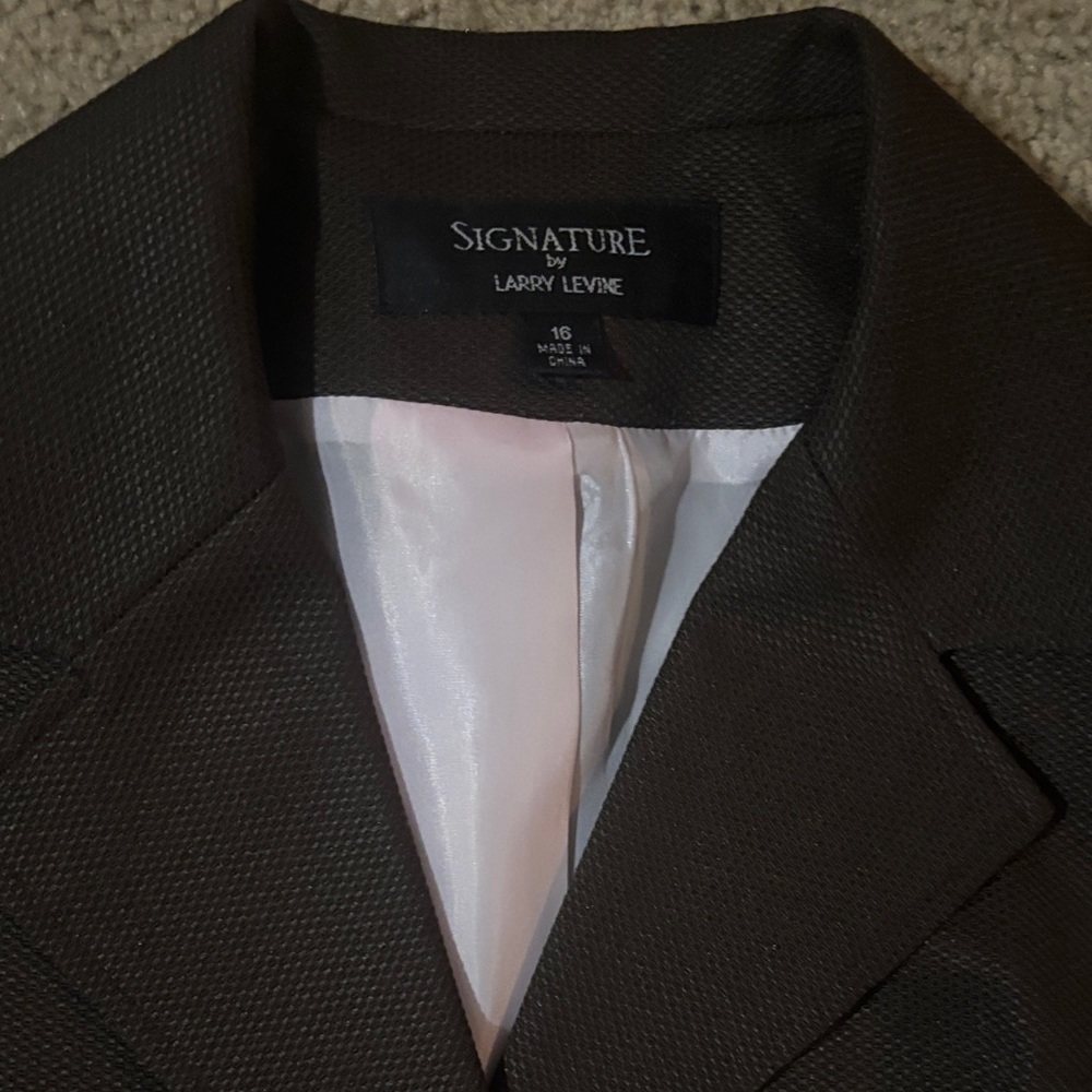 Signature by Larry Levine Women’s Dark Brown Blazer with pants